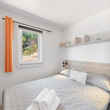 Le Laurier, Mobil-home Climatise Avec Vue Sur Dom wakacyjny